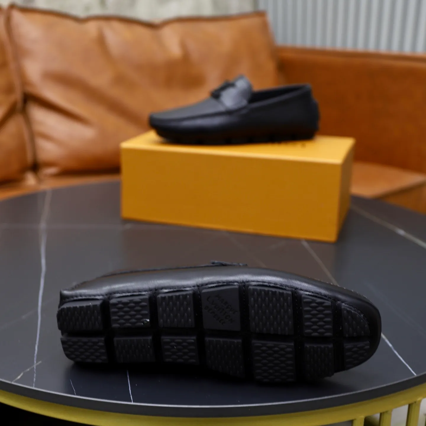 Ex-factory price: 480💰【LV】Louis Vuitton ⚠️High-end men’s driving and pedal series ⚠️38-44 (customized for 45) ⚠️All original cowhide leather! Thick and soft! Made entirely of calfskin lining! Rubber sheet anti-slip beanie sole! Three-dimensional package technology! Fashionable and classic! Handicrafts! Original high quality! Feel free to compare!